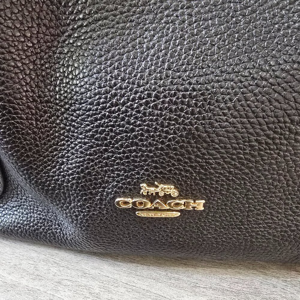 Coach Hadley 21 Hobo Bag